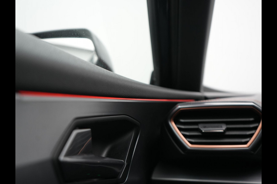 CUPRA Formentor 1.4 e-Hybrid VZ Copper Edition PHEV 245pk Dealer O.H | Panodak | Adaptive Cruise | Camera | Sportstoelen & Stuur Verwarmd | Keyless | Blis | Sfeerverlichting | Apple Carplay | DAB | Navigatie | Virtual | 19"L.M | Plug In Hybrid