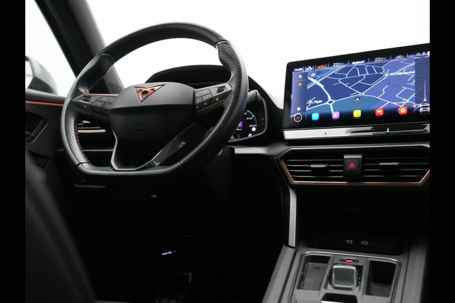 CUPRA Formentor 1.4 e-Hybrid VZ Copper Edition PHEV 245pk Dealer O.H | Panodak | Adaptive Cruise | Camera | Sportstoelen & Stuur Verwarmd | Keyless | Blis | Sfeerverlichting | Apple Carplay | DAB | Navigatie | Virtual | 19"L.M | Plug In Hybrid
