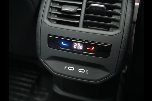 CUPRA Formentor 1.4 e-Hybrid VZ Copper Edition PHEV 245pk Dealer O.H | Panodak | Adaptive Cruise | Camera | Sportstoelen & Stuur Verwarmd | Keyless | Blis | Sfeerverlichting | Apple Carplay | DAB | Navigatie | Virtual | 19"L.M | Plug In Hybrid