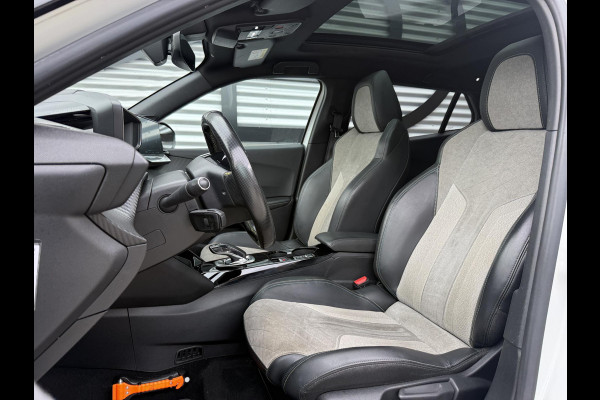 Peugeot e-2008 EV GT Pack 50 kWh 1e Eigenaar|Navi|Schuifdak|Stoelverw|Camera|i-Cockpit|Clima|Cruise|N.A.P|APK tot 08-2027
