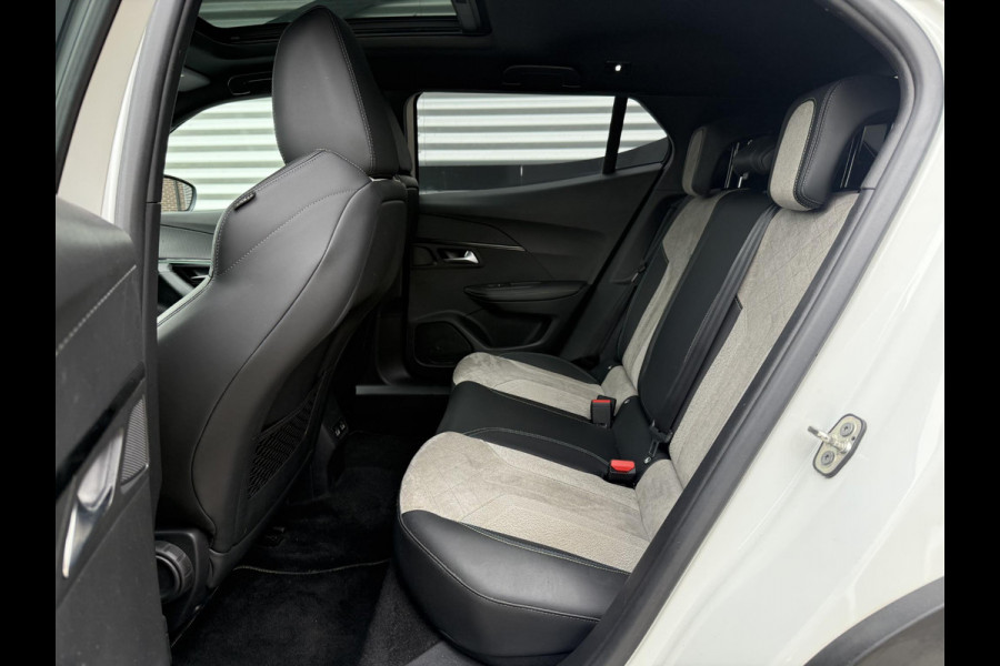Peugeot e-2008 EV GT Pack 50 kWh 1e Eigenaar|Navi|Schuifdak|Stoelverw|Camera|i-Cockpit|Clima|Cruise|N.A.P|APK tot 08-2027