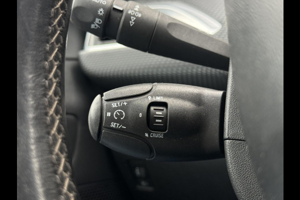 Peugeot 2008 1.2 PureTech Allure 2e Eigenaar|Navi|Pano|Camera|Carplay|Clima|Cruise|N.A.P|Nieuwe APK bij Aflevering