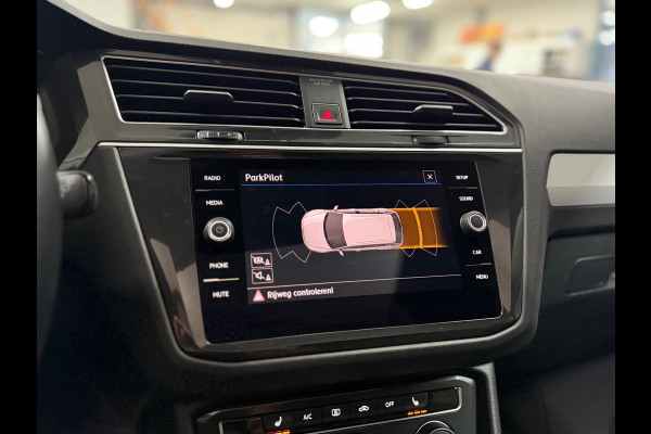Volkswagen Tiguan 2.0 TSI 4Motion R-Line | Panorama | Keyless | LED | Elektrische Trekhaak | Winterpakket | 180pk