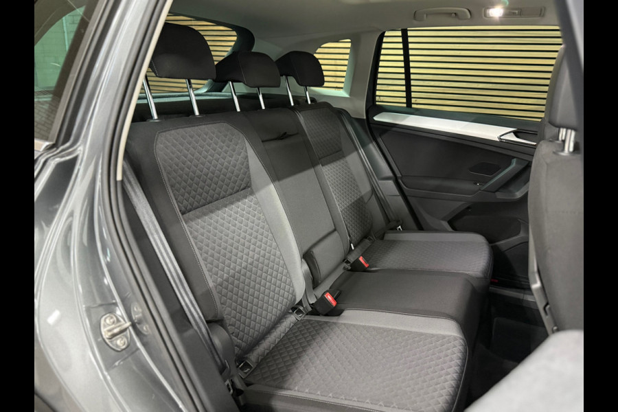 Volkswagen Tiguan 2.0 TSI 4Motion R-Line | Panorama | Keyless | LED | Elektrische Trekhaak | Winterpakket | 180pk