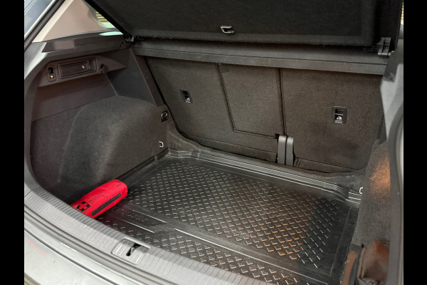 Volkswagen Tiguan 2.0 TSI 4Motion R-Line | Panorama | Keyless | LED | Elektrische Trekhaak | Winterpakket | 180pk