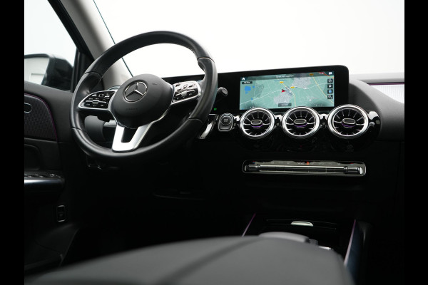 Mercedes-Benz EQA 250 Business Solution Luxury 67 kWh 190pk Dealer O.H | Trekhaak Af Fabriek | Panodak | Camera | Sportstoelen Verwarmd | Head Up | Keyless | Blis | Sfeerverlichting | DAB | Park Assist | Navigatie | 18"L.M