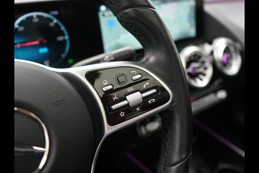 Mercedes-Benz EQA 250 Business Solution Luxury 67 kWh 190pk Dealer O.H | Trekhaak Af Fabriek | Panodak | Camera | Sportstoelen Verwarmd | Head Up | Keyless | Blis | Sfeerverlichting | DAB | Park Assist | Navigatie | 18"L.M