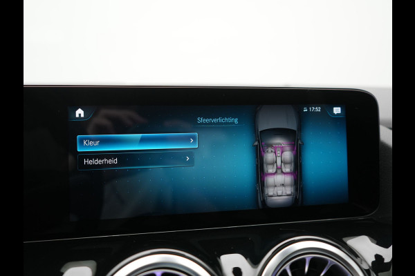 Mercedes-Benz EQA 250 Business Solution Luxury 67 kWh 190pk Dealer O.H | Trekhaak Af Fabriek | Panodak | Camera | Sportstoelen Verwarmd | Head Up | Keyless | Blis | Sfeerverlichting | DAB | Park Assist | Navigatie | 18"L.M
