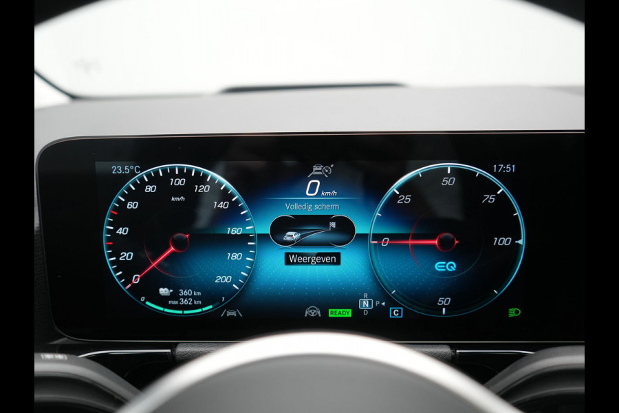 Mercedes-Benz EQA 250 Business Solution Luxury 67 kWh 190pk Dealer O.H | Trekhaak Af Fabriek | Panodak | Camera | Sportstoelen Verwarmd | Head Up | Keyless | Blis | Sfeerverlichting | DAB | Park Assist | Navigatie | 18"L.M