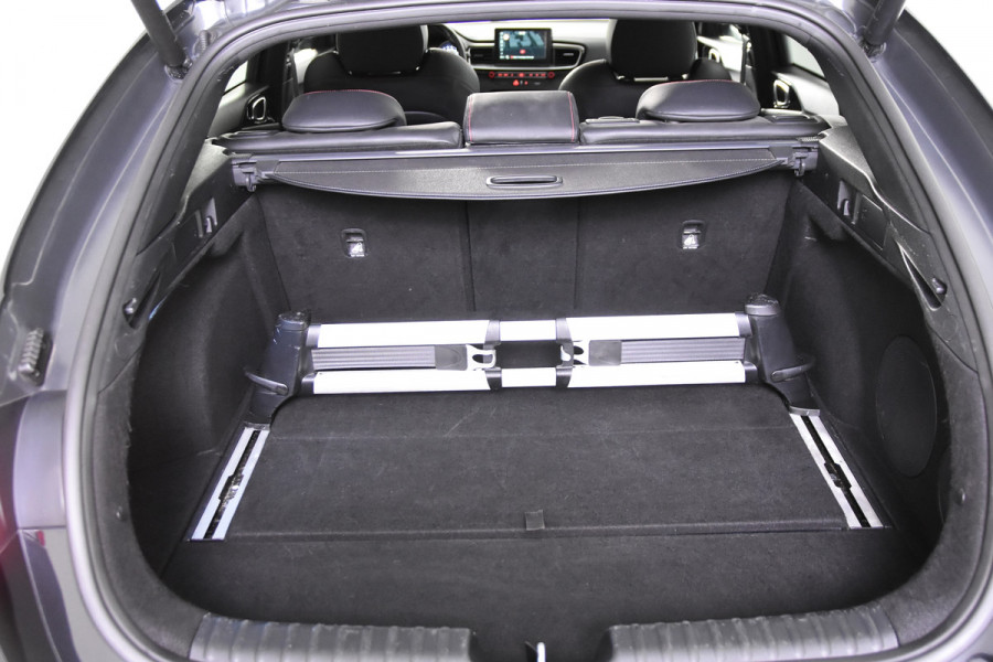 Kia ProCeed 1.6 T-GDI GT *Full-options*