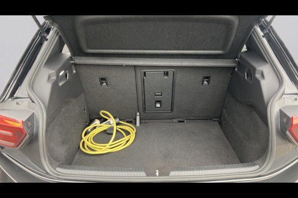 Volkswagen ID.3 First Plus 58 kWh 204pk | Camera | IQ light | Stoelverwarming | Acc