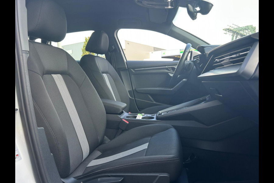 Audi A3 SPORTBACK 30 TFSI Advanced edition Facelift Model