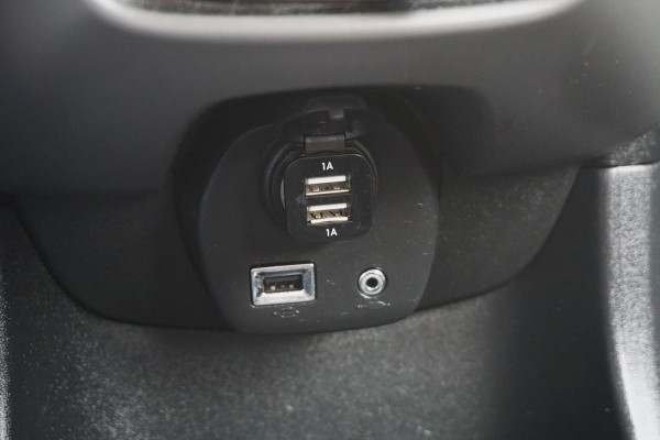 Peugeot 108 1.0 e-VTi Active/CARPLAY/CAMERA/DAB/AIRCO!