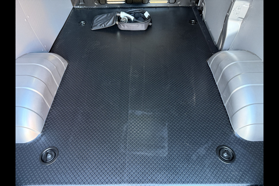 Maxus EDELIVER 3 50kWh 122PK Elektrisch! L1 227km WLTP Cruise control Snelladen Laadkabel Camera Carplay Climtate Control Parkeersensoren achter