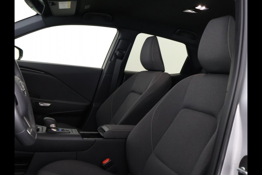 Lexus LBX 1.5 Business Line Bi-Tone 2WD | Dodehoek detectie | Stuur- & Stoelverwarming | Navigatie | Parkeersensoren