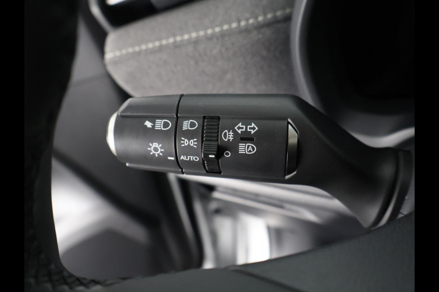Lexus LBX 1.5 Business Line Bi-Tone 2WD | Dodehoek detectie | Stuur- & Stoelverwarming | Navigatie | Parkeersensoren