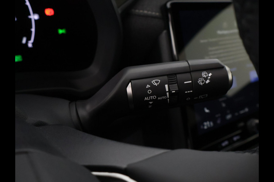 Lexus LBX 1.5 Business Line Bi-Tone 2WD | Dodehoek detectie | Stuur- & Stoelverwarming | Navigatie | Parkeersensoren