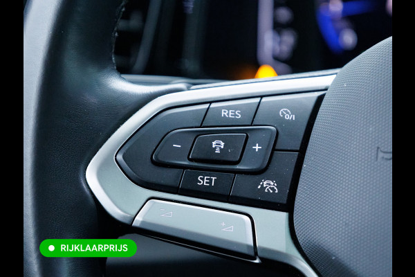 Volkswagen T-Roc 1.5 TSI R-Line Black Style | Panoramadak | Camera | Afn Trekhaak | IQ-Light | Beats audio | Travel assist | Stoel- & stuurverwarming, Apple Carplay/Android auto, Camera, Afn. trekhaak, Elec. klep