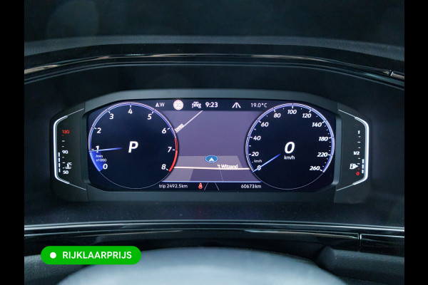 Volkswagen T-Roc 1.5 TSI R-Line Black Style | Panoramadak | Camera | Afn Trekhaak | IQ-Light | Beats audio | Travel assist | Stoel- & stuurverwarming, Apple Carplay/Android auto, Camera, Afn. trekhaak, Elec. klep