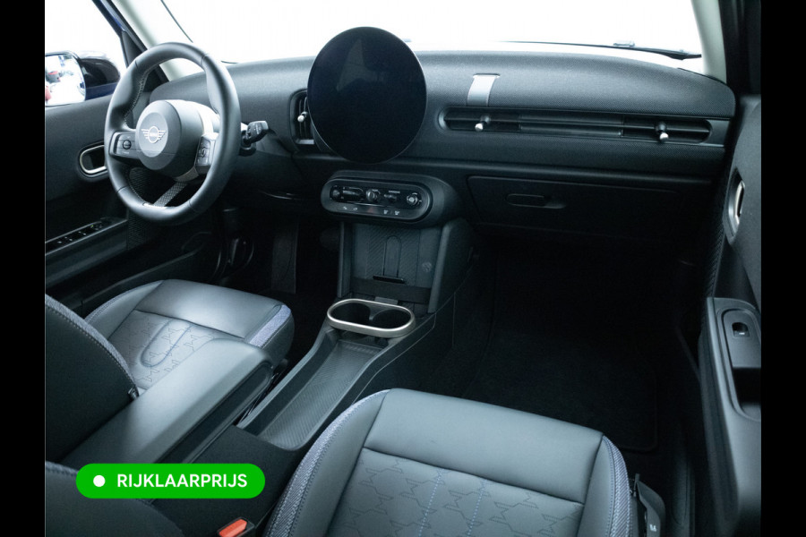 MINI 5-deurs 1.5 Cooper C Black 5 drs. | Stoel- & Stuurverw. | Leer | Cruise | Camera | Navigatie | App. connect | 17"LMV | All season banden, Draadloze tel. lader, Led, DAB