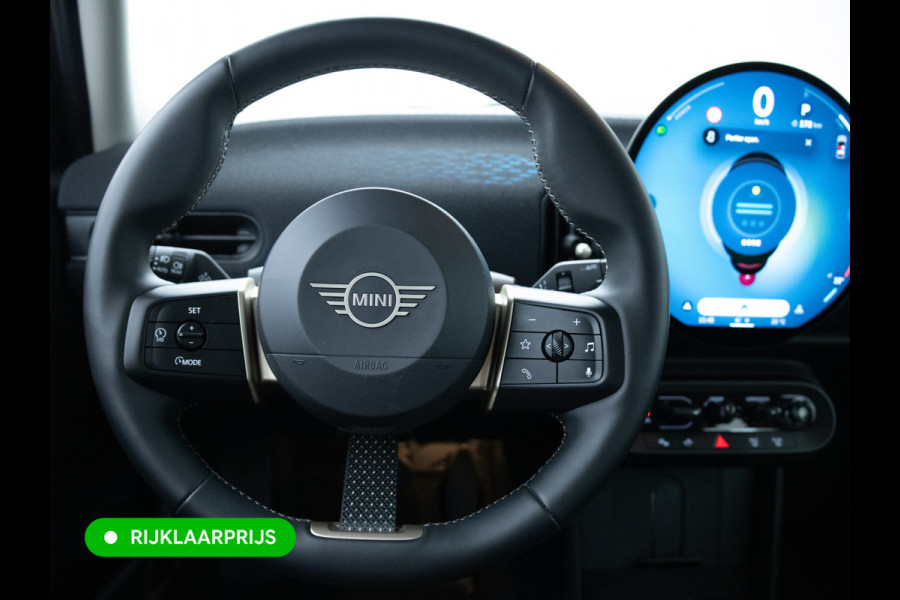 MINI 5-deurs 1.5 Cooper C Black 5 drs. | Stoel- & Stuurverw. | Leer | Cruise | Camera | Navigatie | App. connect | 17"LMV | All season banden, Draadloze tel. lader, Led, DAB
