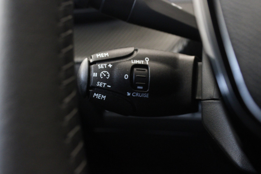 Peugeot 2008 1.2 PureTech 130 Allure