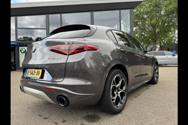 Alfa Romeo Stelvio 2.2 JTD AWD Veloce Automaat | VAN: € 34.900- VOOR: € 32.877,- UW HERFSTVOORDEEL: € 2.023,- | CAMERA| STOEL + STUURVERWARMING + MEMORY| KEY LESS ENTRY | LEDER | ADAPT. CRUISE CONTROL | 12 MND BOVAG GARANTIE