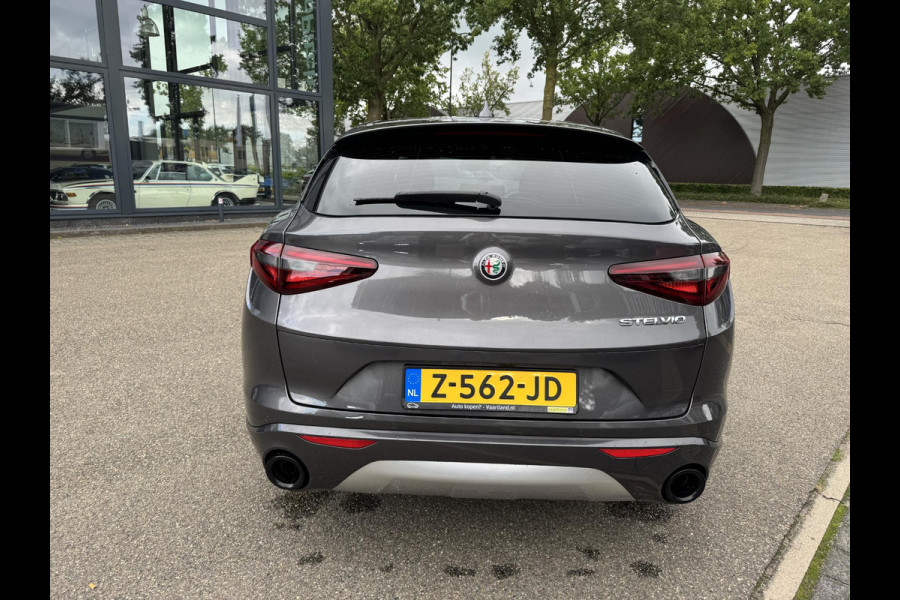 Alfa Romeo Stelvio 2.2 JTD AWD Veloce Automaat | VAN: € 34.900- VOOR: € 32.877,- UW HERFSTVOORDEEL: € 2.023,- | CAMERA| STOEL + STUURVERWARMING + MEMORY| KEY LESS ENTRY | LEDER | ADAPT. CRUISE CONTROL | 12 MND BOVAG GARANTIE