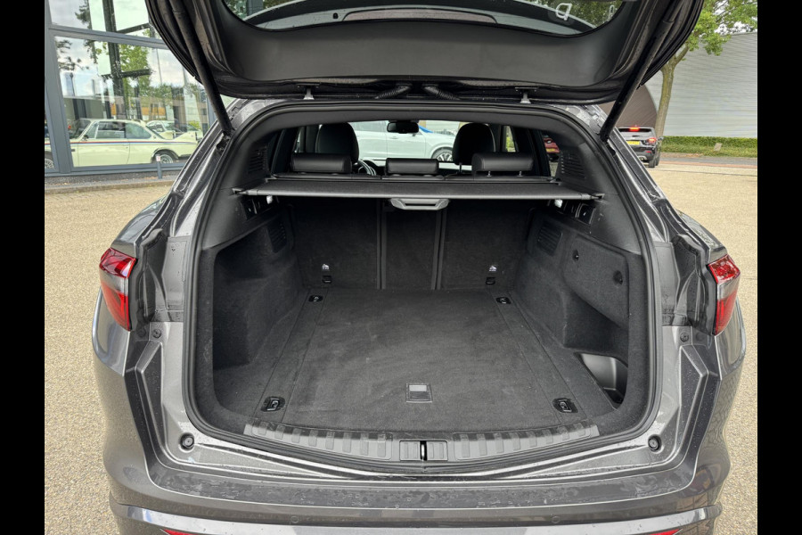 Alfa Romeo Stelvio 2.2 JTD AWD Veloce Automaat | VAN: € 34.900- VOOR: € 32.877,- UW HERFSTVOORDEEL: € 2.023,- | CAMERA| STOEL + STUURVERWARMING + MEMORY| KEY LESS ENTRY | LEDER | ADAPT. CRUISE CONTROL | 12 MND BOVAG GARANTIE