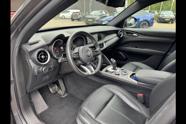 Alfa Romeo Stelvio 2.2 JTD AWD Veloce Automaat | VAN: € 34.900- VOOR: € 32.877,- UW HERFSTVOORDEEL: € 2.023,- | CAMERA| STOEL + STUURVERWARMING + MEMORY| KEY LESS ENTRY | LEDER | ADAPT. CRUISE CONTROL | 12 MND BOVAG GARANTIE