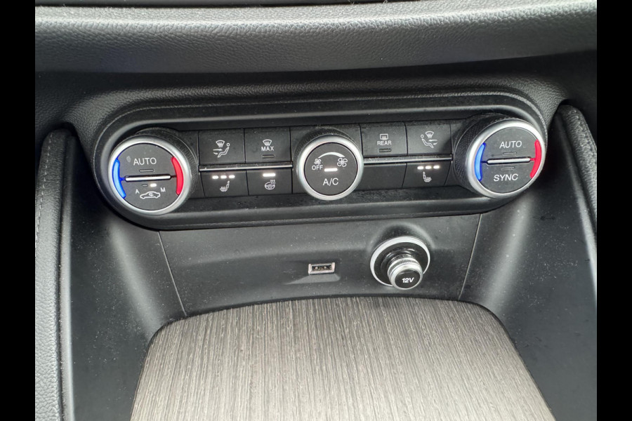 Alfa Romeo Stelvio 2.2 JTD AWD Veloce Automaat | VAN: € 34.900- VOOR: € 32.877,- UW HERFSTVOORDEEL: € 2.023,- | CAMERA| STOEL + STUURVERWARMING + MEMORY| KEY LESS ENTRY | LEDER | ADAPT. CRUISE CONTROL | 12 MND BOVAG GARANTIE