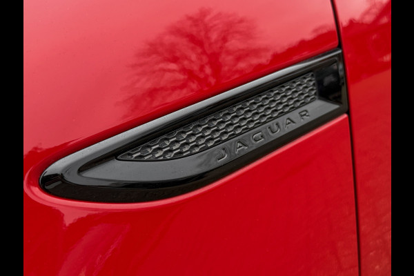 Land Rover Range Rover Evoque 2.0 Si4 HSE Dynamic - Jaguar E-PACE 2.0 P250 AWD First Edition Black Pack - Eerste eigenaar! R-dynamic, Cruise, Elek. verw. stoe