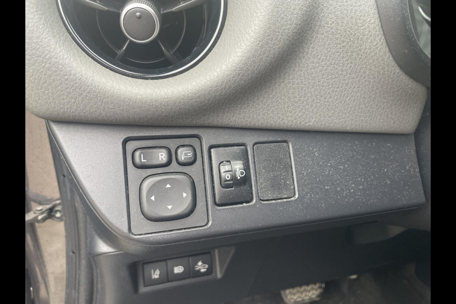 Toyota Yaris 1.5 Hybrid Dynamic | Garantie tot 05-2030 | Camera | Airco |Lichtmetalen velgen | Climate control