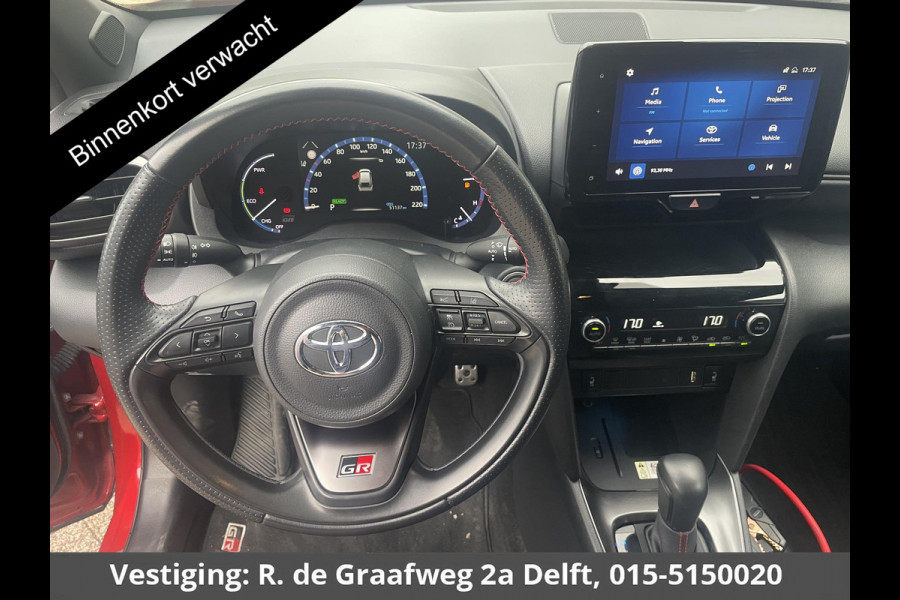Toyota Yaris Cross 1.5 Hybrid GR Sport | Stoelverwarming | Navigatie | Parkeersensoren | Dealer onderhouden