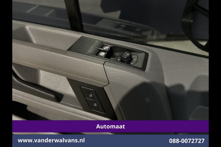 Volkswagen Crafter 2.0 TDI 141pk Automaat L3H3 L2H2 Euro6 Airco | Camera | Navigatie | Apple Carplay | Adaptieve Cruisecontrol | 3000kg Trekhaak Android Auto, Chauffeursstoel, Tachograaf, Parkeersensoren