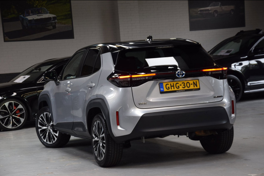 Toyota Yaris Cross 1.5 Hybrid Adventure Bi-Tone Hud Navi|Panoramadak|Garantie|Dealer Onderhouden