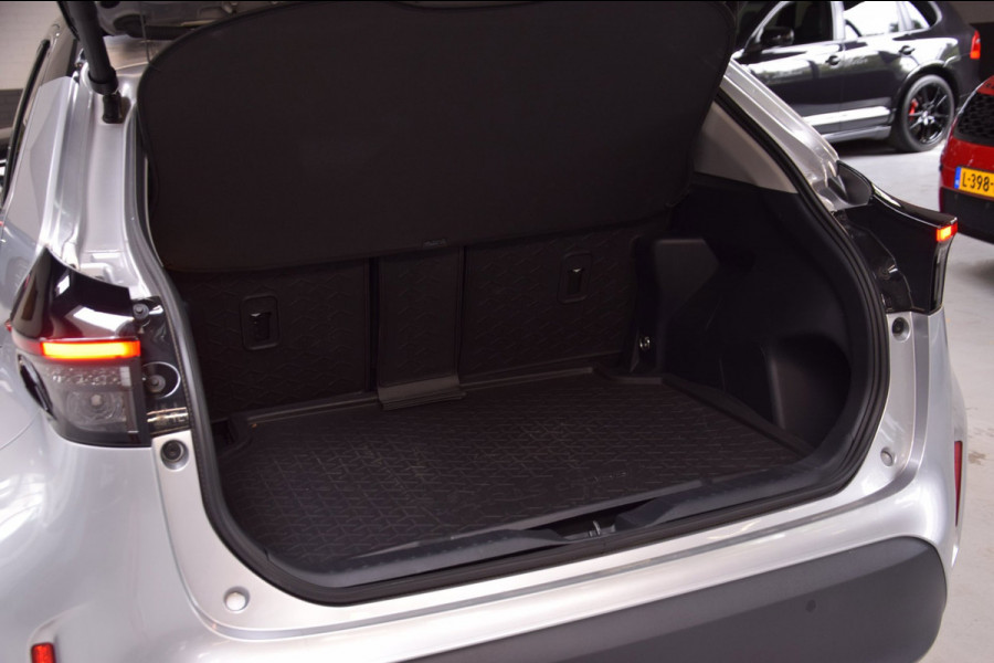 Toyota Yaris Cross 1.5 Hybrid Adventure Bi-Tone Hud Navi|Panoramadak|Garantie|Dealer Onderhouden