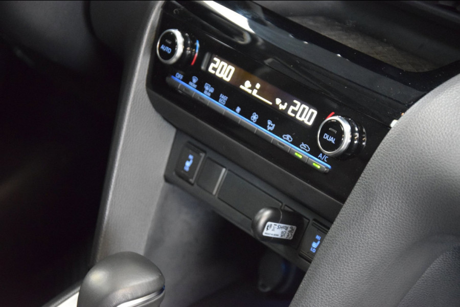 Toyota Yaris Cross 1.5 Hybrid Adventure Bi-Tone Hud Navi|Panoramadak|Garantie|Dealer Onderhouden