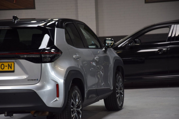 Toyota Yaris Cross 1.5 Hybrid Adventure Bi-Tone Hud Navi|Panoramadak|Garantie|Dealer Onderhouden