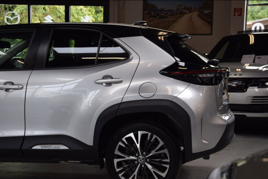 Toyota Yaris Cross 1.5 Hybrid Adventure Bi-Tone Hud Navi|Panoramadak|Garantie|Dealer Onderhouden
