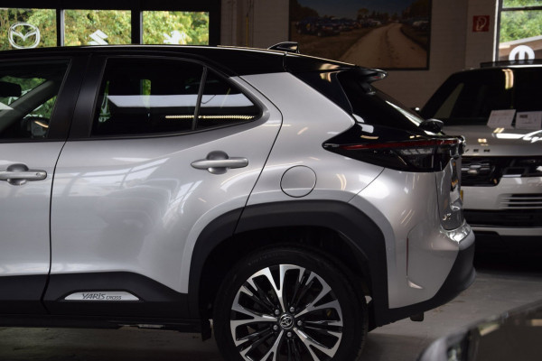 Toyota Yaris Cross 1.5 Hybrid Adventure Bi-Tone Hud Navi|Panoramadak|Garantie|Dealer Onderhouden