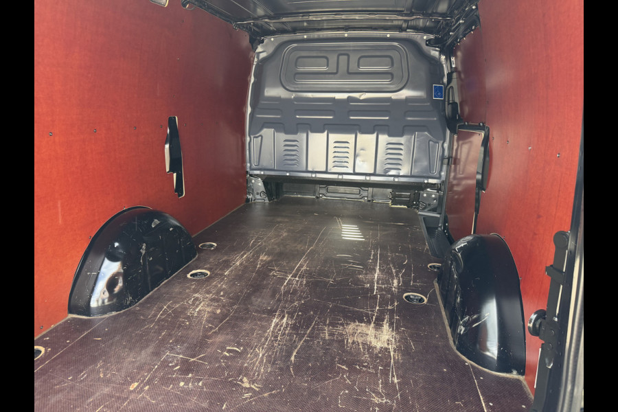 Mercedes-Benz Vito 110 CDI Lang L2H1 / euro 6 / bpm vrij / vaste prijs rijklaar € 16.950 ex btw / lease vanaf € 285 / airco / cruise control / navigatie / achterdeuren / comfort stoelen
