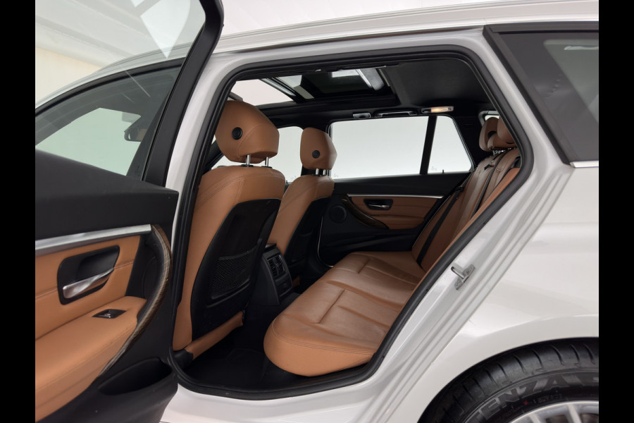 BMW 3 Serie Touring 318i Luxury Edition (INCL-BTW) Aut. *PANO | LEATHER | FULL-LED | HEATED-SPORTSEATS | DIGI-COCKPIT | NAVI-FULLMAP | ECC | PDC | CRUISE | TOWBAR | 17''ALU*
