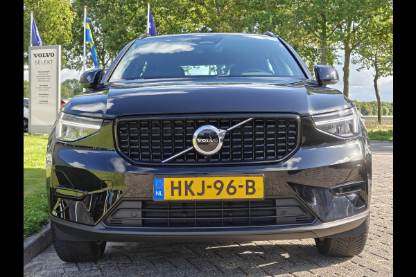 Volvo XC40 B4 198PK Plus Dark | BIIS | Trekhaak | H&K | Camera Achter | PDC V+A | ACC |