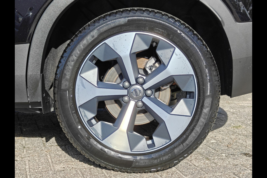 Volvo XC40 B4 198PK Plus Dark | BIIS | Trekhaak | H&K | Camera Achter | PDC V+A | ACC |