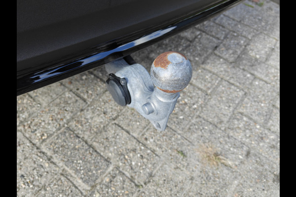 Volvo XC40 B4 198PK Plus Dark | BIIS | Trekhaak | H&K | Camera Achter | PDC V+A | ACC |