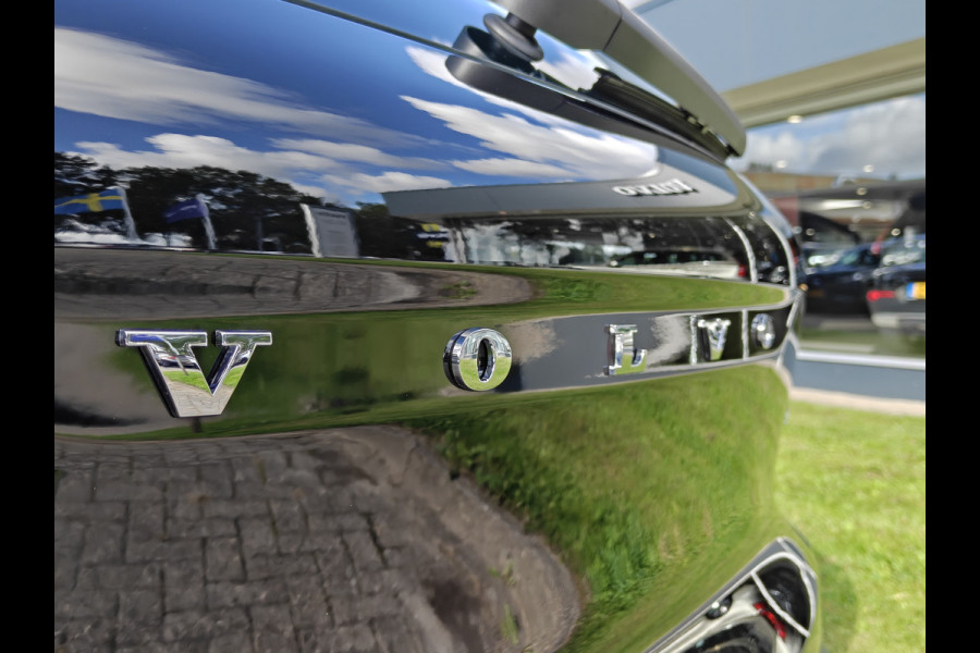 Volvo XC40 B4 198PK Plus Dark | BIIS | Trekhaak | H&K | Camera Achter | PDC V+A | ACC |