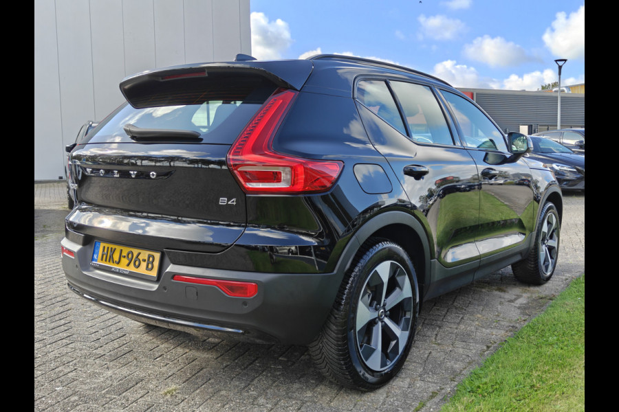 Volvo XC40 B4 198PK Plus Dark | BIIS | Trekhaak | H&K | Camera Achter | PDC V+A | ACC |