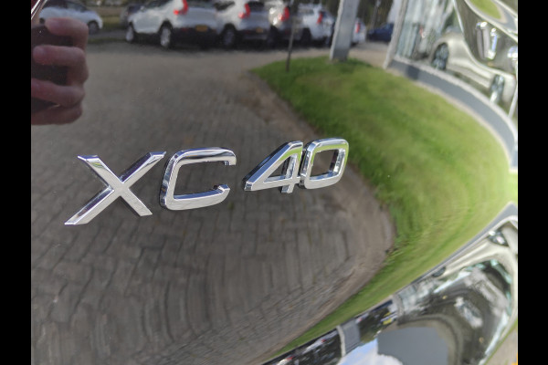 Volvo XC40 B4 198PK Plus Dark | BIIS | Trekhaak | H&K | Camera Achter | PDC V+A | ACC |