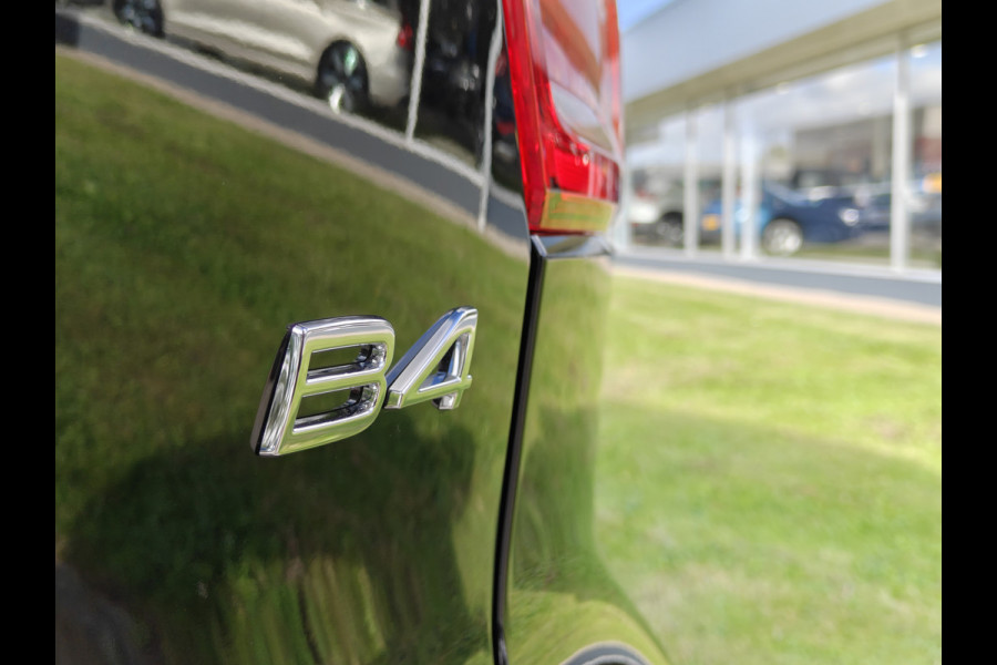 Volvo XC40 B4 198PK Plus Dark | BIIS | Trekhaak | H&K | Camera Achter | PDC V+A | ACC |